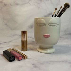 Ceramic container organizer for accessories cosmetics or even flowers!